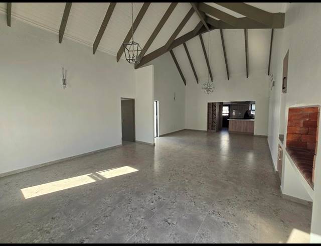 3 BEDROOM HOUSE FOR SALE IN BRITANNIA BAY